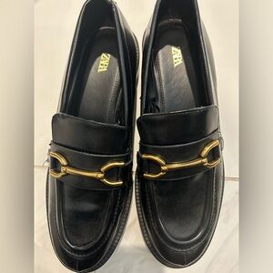 Black Zara Leather Loafers w/ Hoesebit
